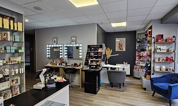 Coin boutique cosmétiques, parfums et bougies de l'institut