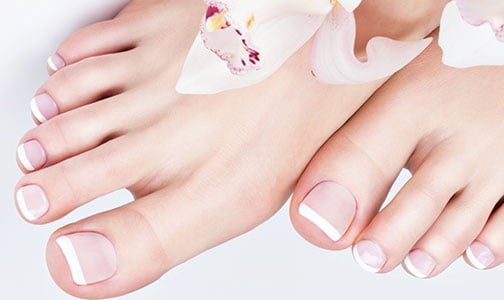 Beauté des pieds avec pose de vernis à l'institut Aqua Manda