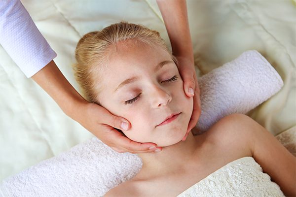 Soin du visage doux pour enfant